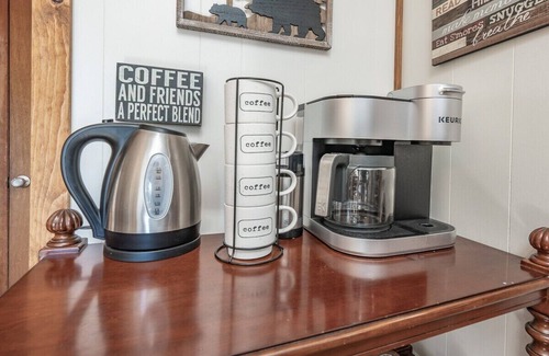 West Village Cabina | Buckeye Bear's Den-AC*-Walking Distance to town
