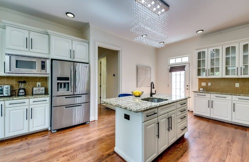 Buckhead Casa | Buckhead fenced N Gated Ensuited 6BD,8bath Estate, 5mins to shopping.Sleeps 12