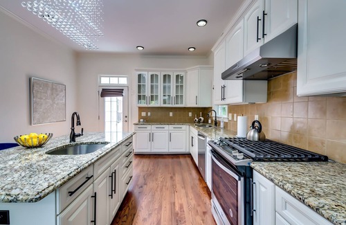 Buckhead Casa | Buckhead fenced N Gated Ensuited 6BD,8bath Estate, 5mins to shopping.Sleeps 12