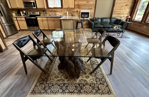 Keslers Cross Lanes Cabina | Buckingham cabin#2 @ the Lake minutes from New River Gorge National Park Hot tub