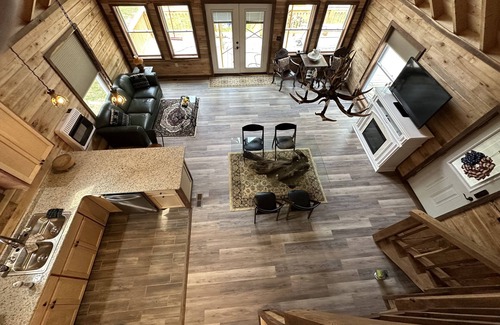 Keslers Cross Lanes Cabina | Buckingham cabin#2 @ the Lake minutes from New River Gorge National Park Hot tub