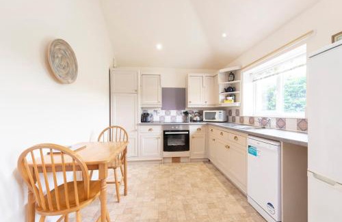 West Milton Casa | Buckingham Cottage - Lancombes House