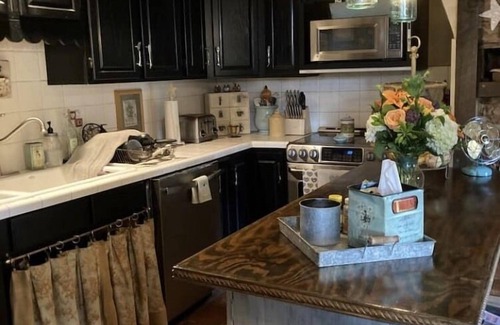 New Britain Township Casa | Bucks County Rustic Farmhouse Private Suite