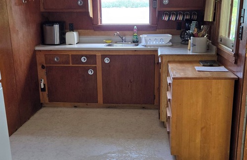 Addington Highlands Casa | Buckshot Lake, Plevna Ont 322 feet of water front on a beautiful private lake