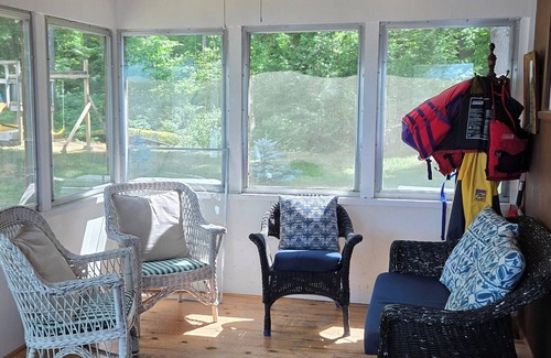Addington Highlands Casa | Buckshot Lake, Plevna Ont 322 feet of water front on a beautiful private lake