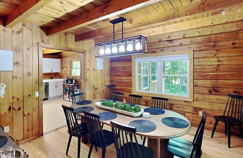Bucksport Cabina | Bucksport Bliss A Luxe Log Cabin. Waterview & Private.