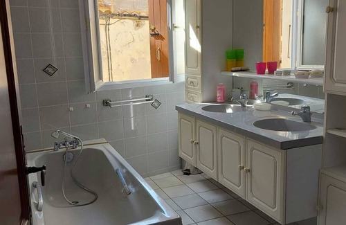 Gruissan Casa | Bucolic house with the most beautiful view of the Tour Barberousse in Gruissan
