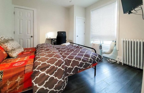 Hamilton Apartamento | BUDA APT: Lovely 1 Bedroom Apt in a home.
