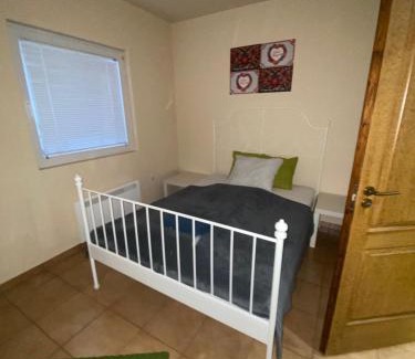 Vecses Apartamento | Budapest Airport Accomodation in V3
