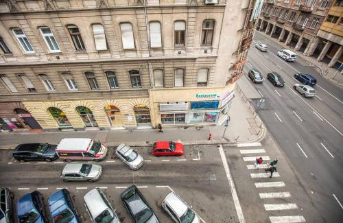 Nepszinhaz negyed Casa | budapest centre flat