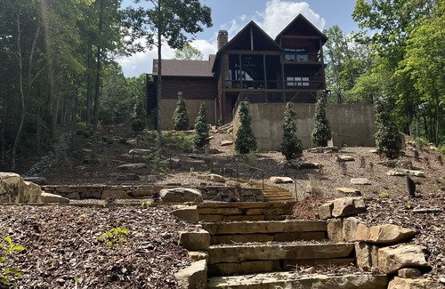 Blue Ridge Cabina | BUDDHA BLUE RIDGE RIVER Luxury unique cabin riverfront Pool and spa