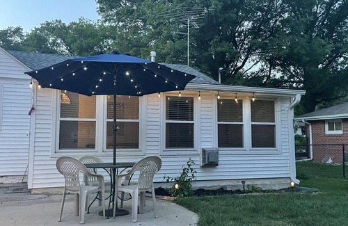 Lincoln Casa | Buddy & Babes BNB with a BRAND NEW HOT TUB 2024