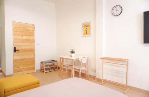 China Town Casa | Buddy House - Spacious Triple Room in Chinatown, Walk to MRT