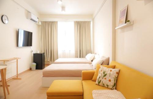 China Town Casa | Buddy House - Spacious Triple Room in Chinatown, Walk to MRT