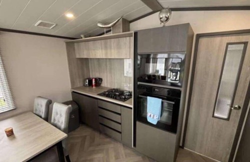 Bude Cabina | Bude - Cabin - Sleeps 6 - Parking - Pool
