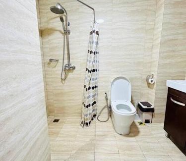 Kapitolyo Apartamento | Budget Accommodation at Ace Suites by the Famous Indoor Water Spa