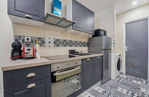 Charleville-Mezieres Apartamento | Budget apart city centre with parking
