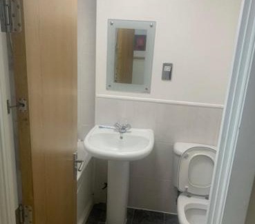 Vauxhall Casa | Budget,Cosy Double Bedroom - Shared Bathroom