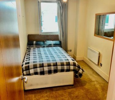 Vauxhall Casa | Budget,Cosy Double Bedroom - Shared Bathroom