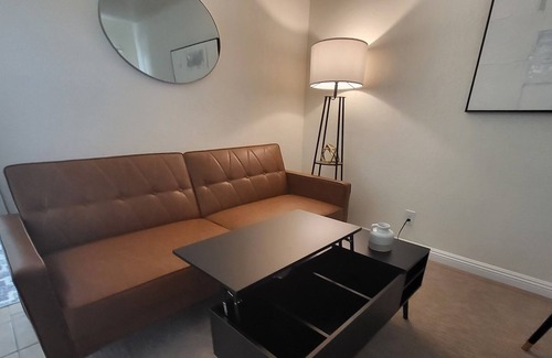 Victorville Apartamento | Budget Cutie across the street from St Mary Medical Center