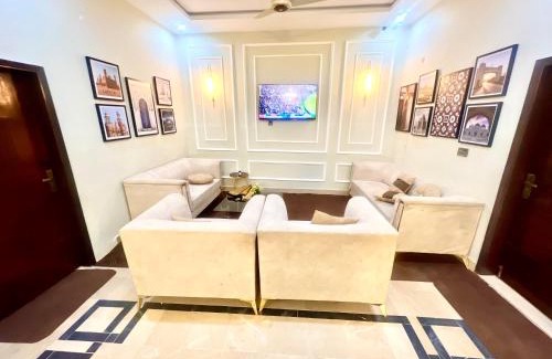 Gulshan-E-Jamal Cama Y Desayuno | Budget Friendly 2 rooms Suite Stadium Road