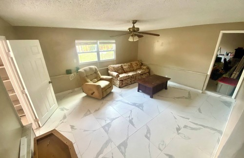 St. Petersburg - Clearwater Casa | Budget-Friendly Couch Space in lovely St. Petersburg with AC, WiFi