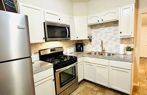 Shearer Hills - Ridgeview Casa | Budget Friendly, Everything Nearby, Quiet, Safe & Specious Home, 1Bed/1Bath.