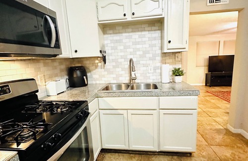 Shearer Hills - Ridgeview Casa | Budget Friendly, Everything Nearby, Quiet, Safe & Specious Home, 1Bed/1Bath.
