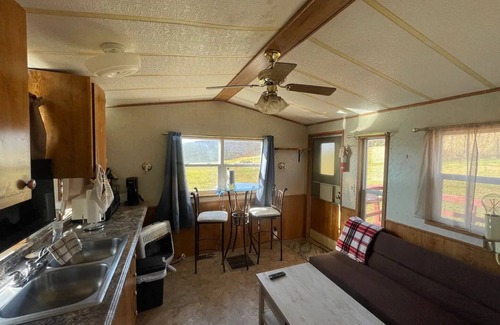 Pine Grove Casa | Budget Friendly Farmhand Stay