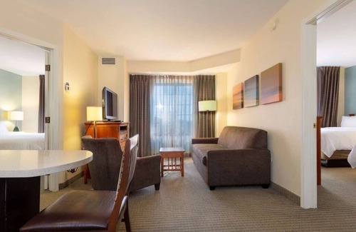 Anaheim Resort Complejo | Budget-Friendly Getaway! 2 Modern Units, Pet-Friendly, with Free Breakfast