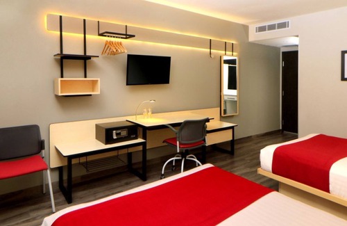 Zona hotelera del norte Hotel | Budget-Friendly Rooms with Pool Access Near Marina Vallarta - 2 Units