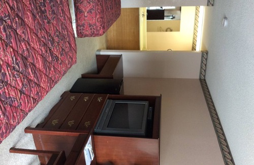 Calhoun Hotel | Budget Inn