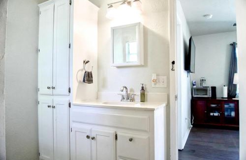 Central Oklahoma City Casa | Budget Okc Studio Near Zoo & Science Museum #tb