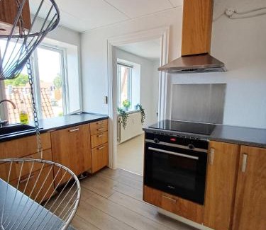 Hjørring Apartamento | Budget room 5 in a central location with free parking