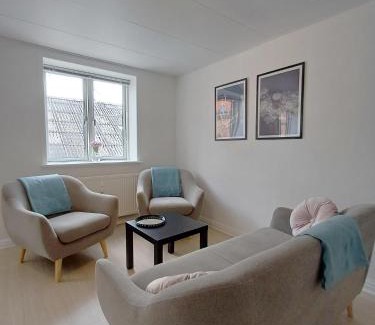 Hjørring Apartamento | Budget room 5 in a central location with free parking