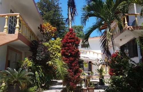 Cabarete Apartamento | Budget room in Cabarete guesthouse, near beach and shops/restaurants