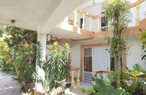 Cabarete Apartamento | Budget room in Cabarete guesthouse, near beach and shops/restaurants