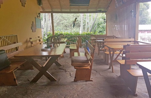 La Mulata Apartamento | Budget room with cable TV/Internet in hotel with on-site restaurant