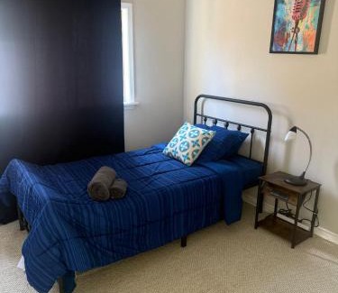 Vaughan Casa | Budget Stay For Travellers to Canada Wonderland,Toronto