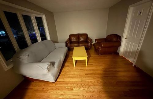 Waterloo Casa | Budget Stay In Heart of Waterloo-Free Wifi-Parking