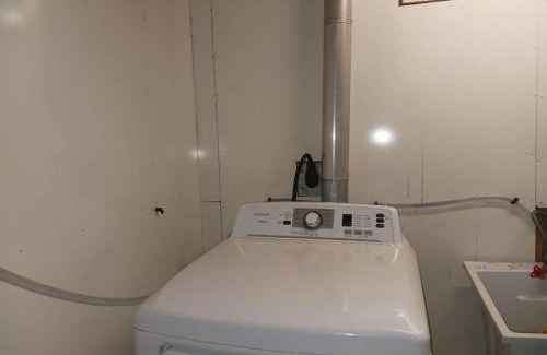 Waterloo Casa | Budget Stay In Heart of Waterloo-Free Wifi-Parking