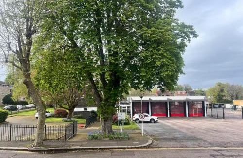 Luton Casa | Budget Stay In Luton 01 D