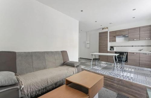 Charleville-Mezieres Apartamento | Budget Studio avec Parking