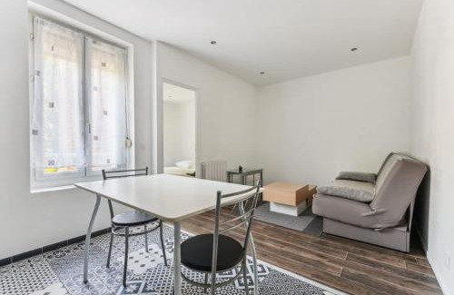 Charleville-Mezieres Apartamento | Budget Studio avec Parking