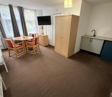 Gosport Apartamento | Budget Studio - Central Gosport with Free Parking