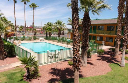Yuma Hotel | Budgetel Inn & Suites