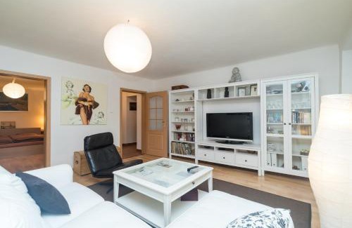 Budyne nad Ohri Apartamento | Budyně Apartment