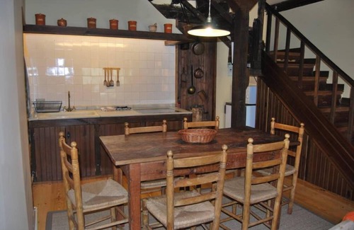 Peñamellera Baja Cabaña | Buelles: CASA RURAL, entre las montañas y mar calidad y comfort Casa con jardín