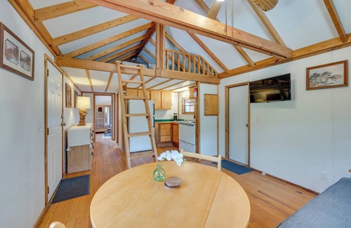 Mauk Cabina | Buena Vista Cabin: Tranquil Haven Near Town Square