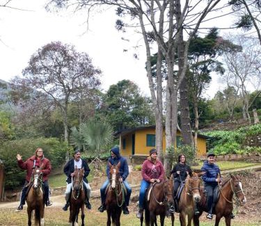 Araras Casa | Buena Vista - Casa e suítes - Vistas deslumbrantes em Petrópolis